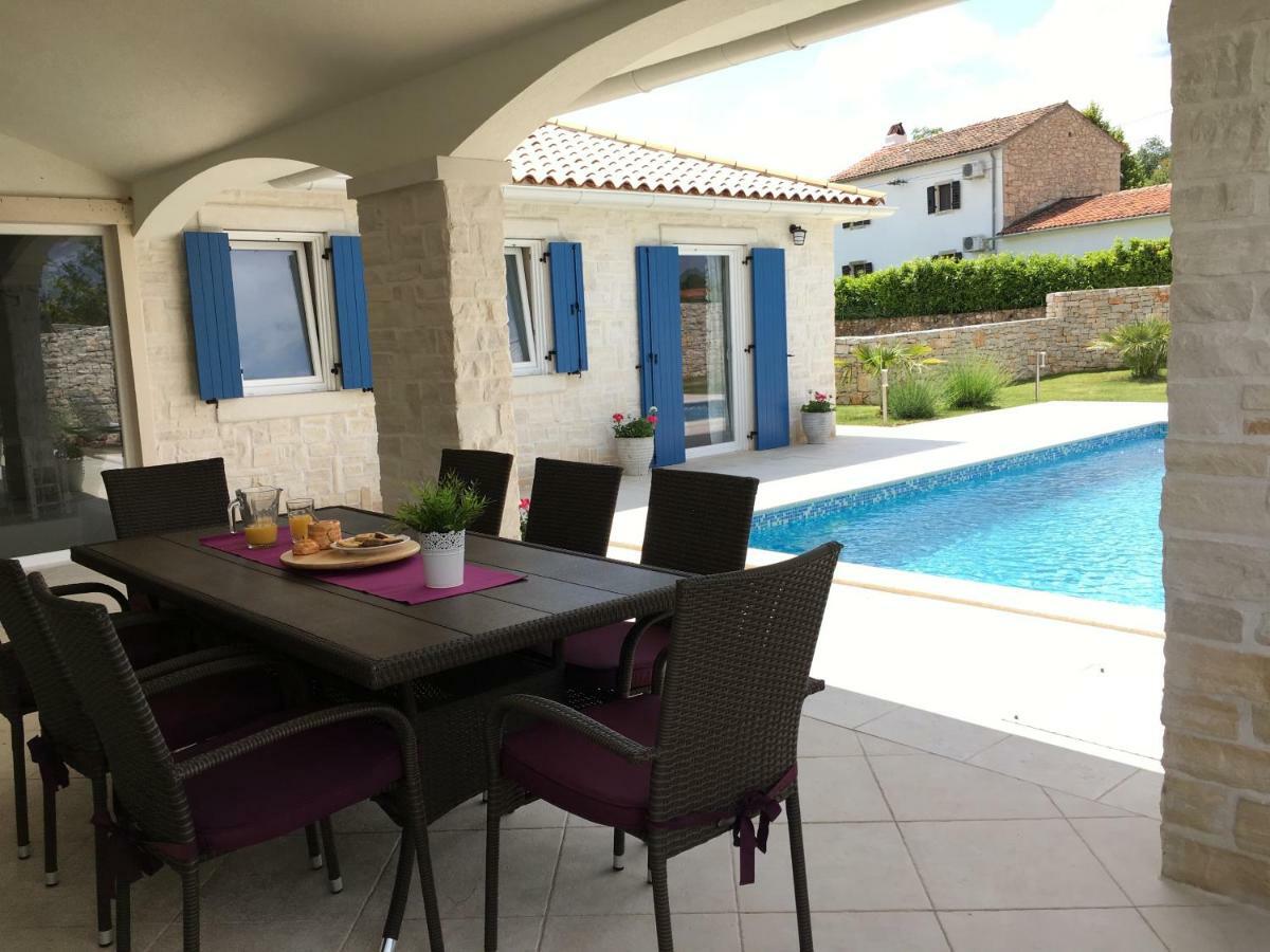 Villa Blanca With A Heated Private Pool Ruzici  外观 照片