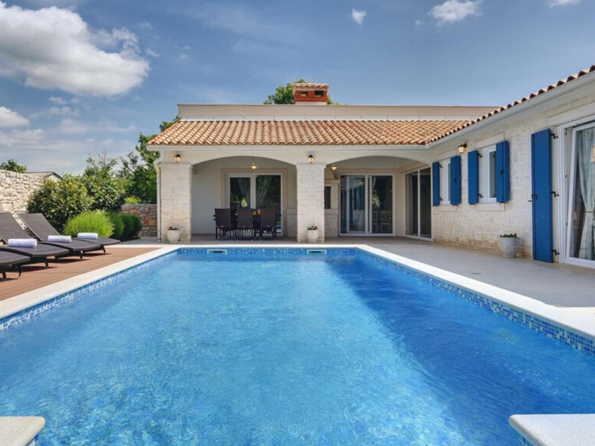 Villa Blanca With A Heated Private Pool Ruzici  外观 照片